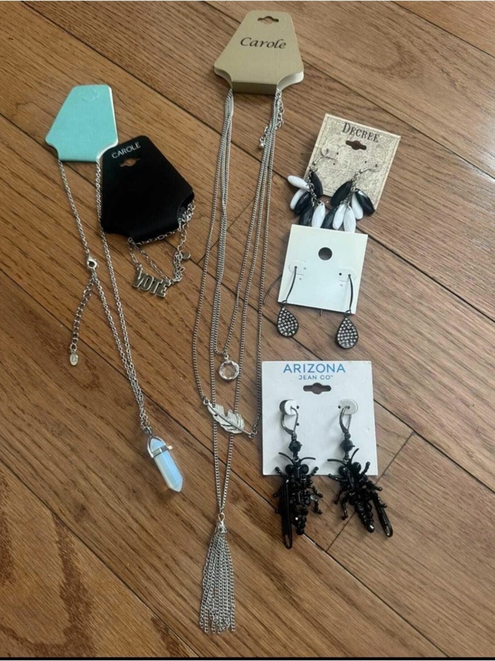 6-Piece Fashion Jewelry Lot – Earrings, Necklaces & Bracelet ✨All NEW